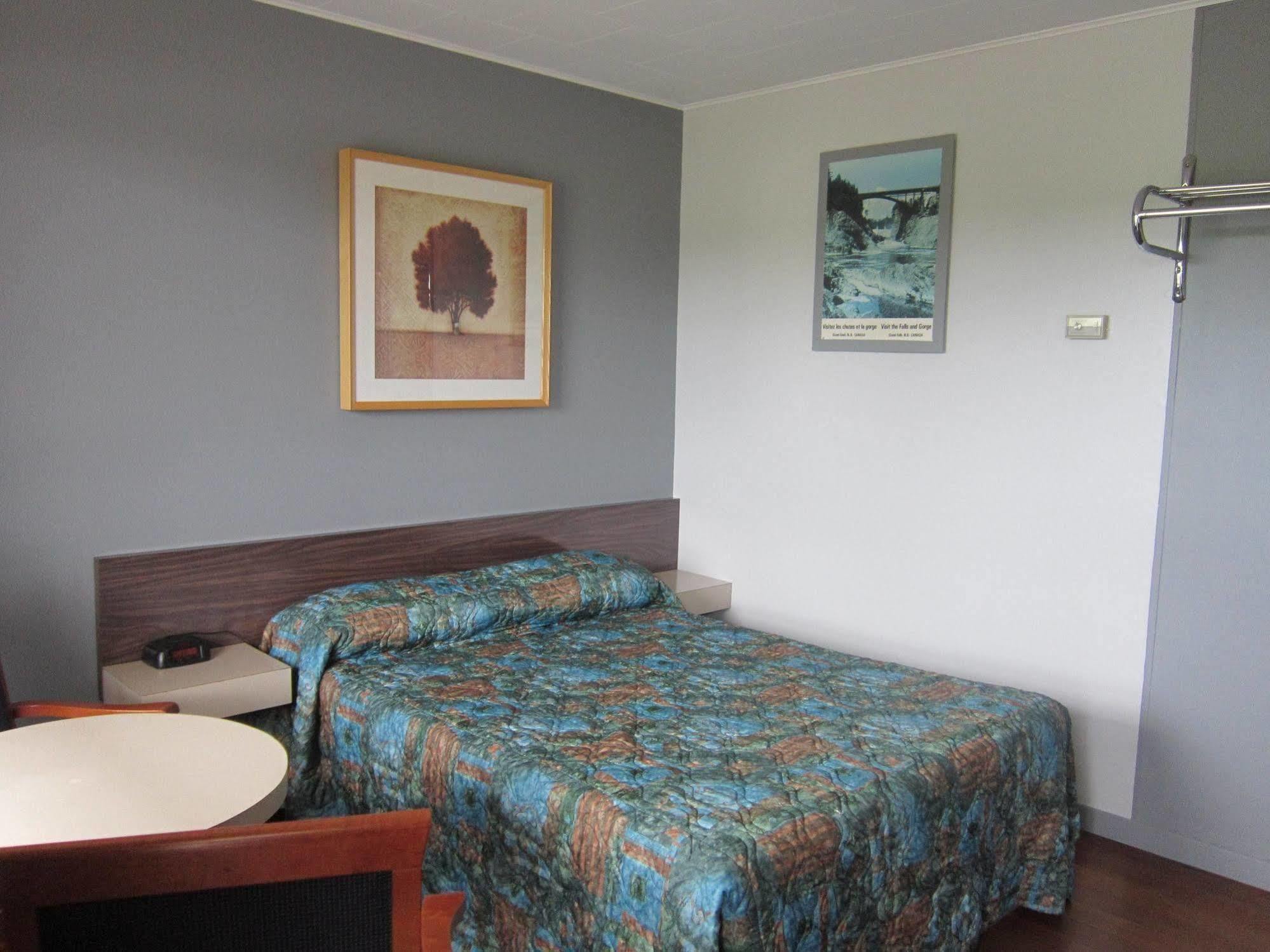 Travelodge By Wyndham Grand Falls Eksteriør bilde